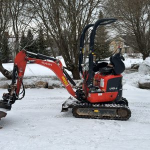 Kumitela-alustainen kaivinkone (Diesel)